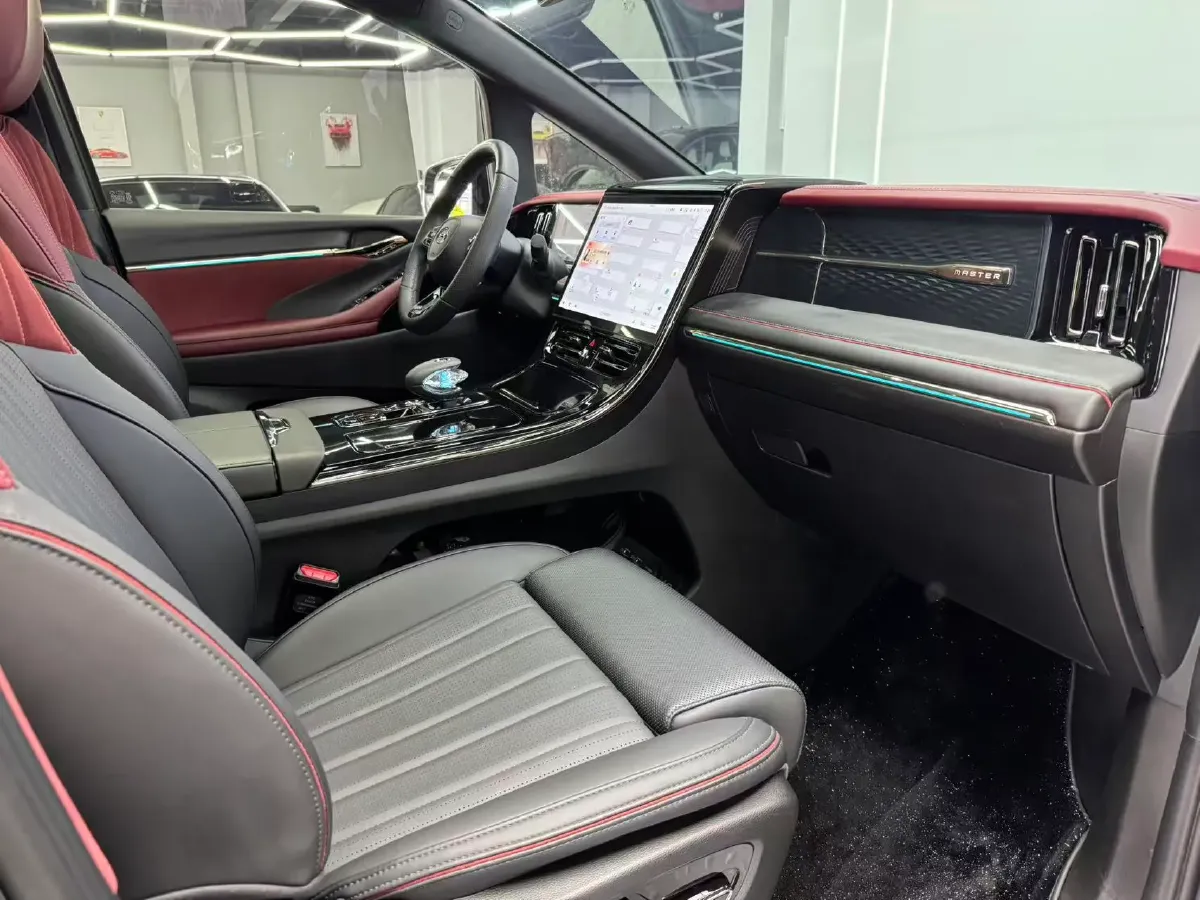 2024 GAC Trumpchi M8 2.0T 252HP L4 8AT,autocango,china used car exporter,china ev exporter,chinese used car exporter,chinese used ev exporter