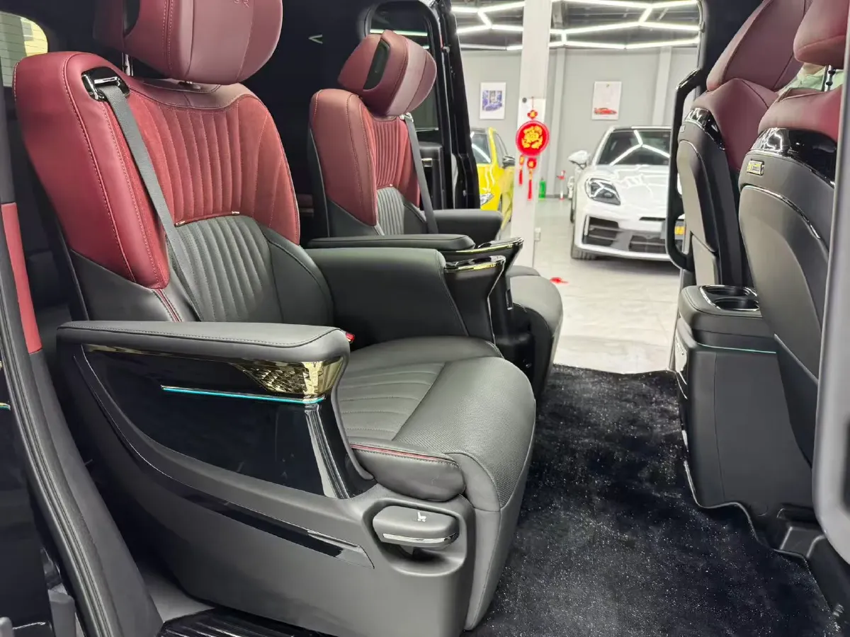 2024 GAC Trumpchi M8 2.0T 252HP L4 8AT,autocango,china used car exporter,china ev exporter,chinese used car exporter,chinese used ev exporter