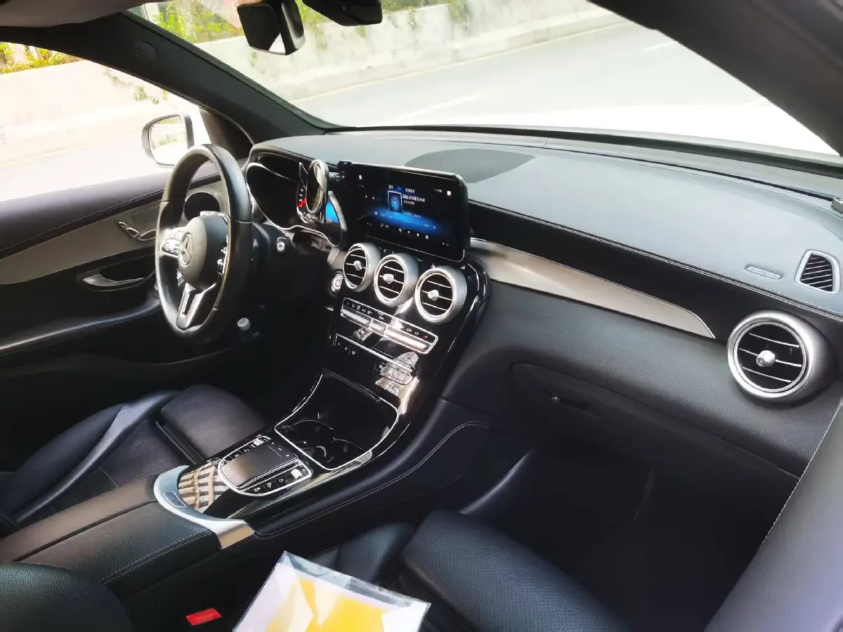 2020 Mercedes-Benz GLC Class 2.0T 197HP L4 9AT,autocango,china used car exporter,china ev exporter,chinese used car exporter,chinese used ev exporter
