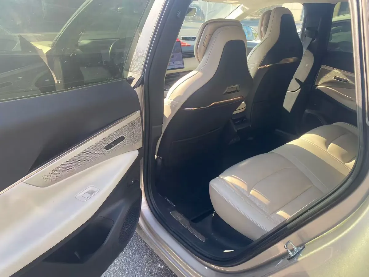 2023 LYNK&CO 08 EM-P 1.5T 163HP L4 3DHT PHEV 39.6KWH,autocango,china used car exporter,china ev exporter,chinese used car exporter,chinese used ev exporter