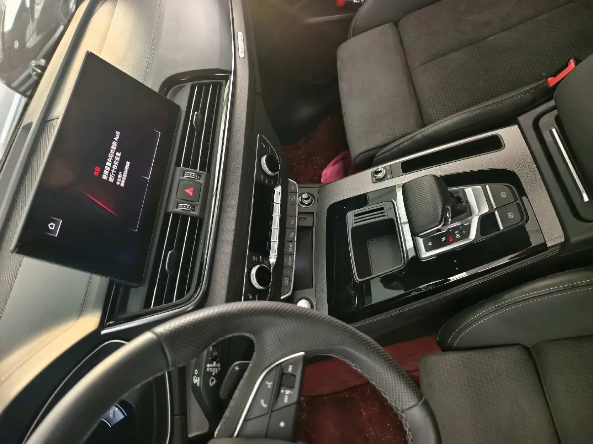 2024 Audi Q5L Sportback 2.0T 190HP L4 7DCT,autocango,china used car exporter,china ev exporter,chinese used car exporter,chinese used ev exporter