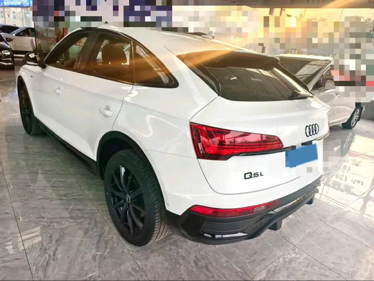 2024 Audi Q5L Sportback 2.0T 190HP L4 7DCT,autocango,china used car exporter,china ev exporter,chinese used car exporter,chinese used ev exporter