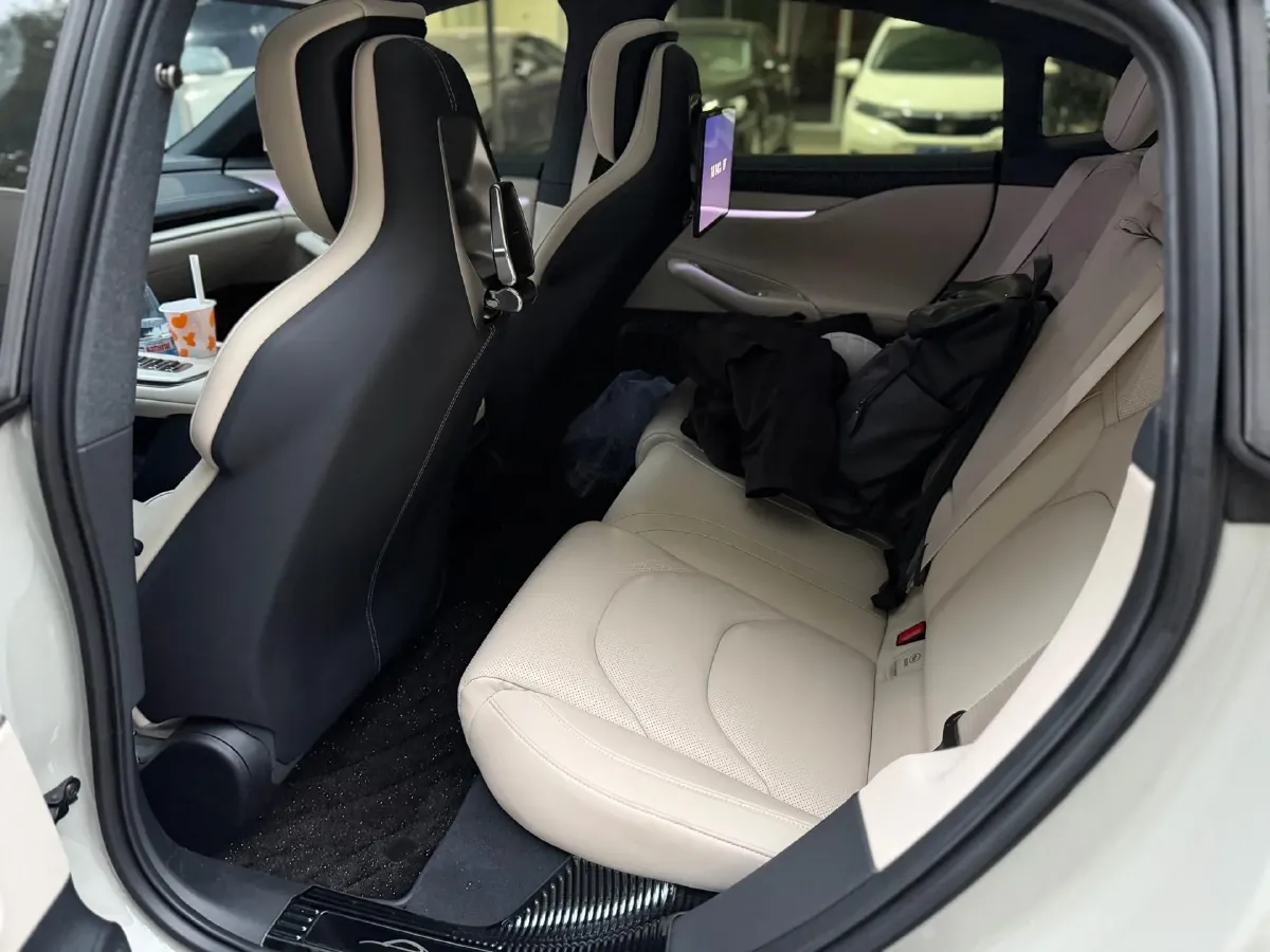 2024 MI SU7 BEV 94.3KWH,autocango,china used car exporter,china ev exporter,chinese used car exporter,chinese used ev exporter