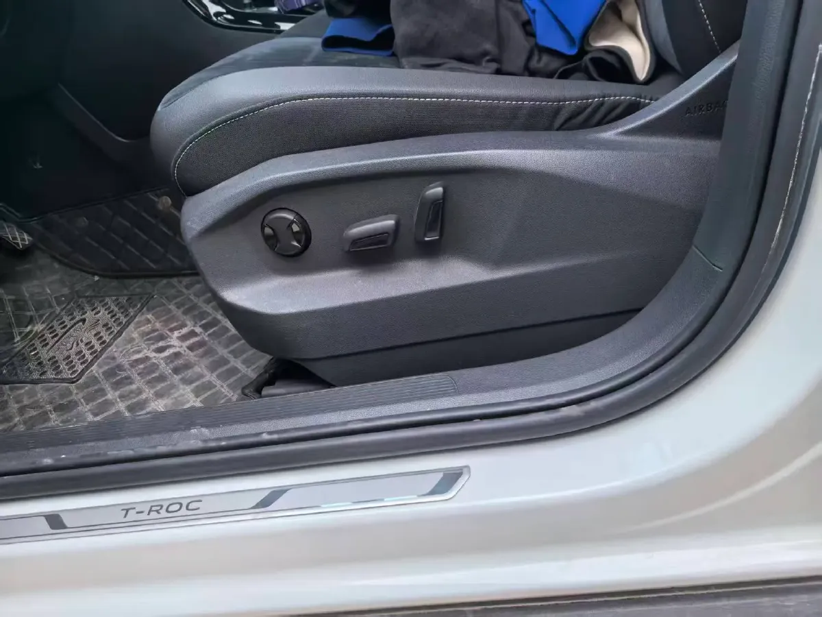 2021 Volkswagen T-Roc 1.4T 150HP L4 7DCT,autocango,china used car exporter,china ev exporter,chinese used car exporter,chinese used ev exporter