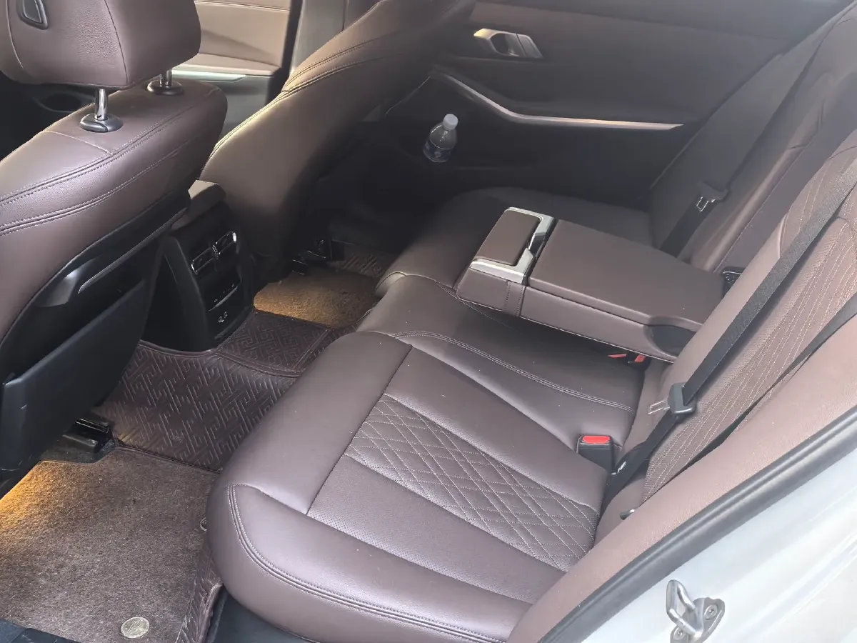 2022 BMW 3 Series 2.0T 156HP L4 8AT,autocango,china used car exporter,china ev exporter,chinese used car exporter,chinese used ev exporter