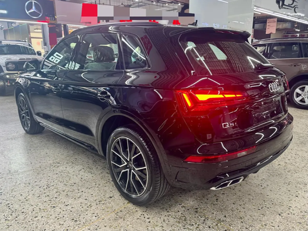 2026 Audi Q5L 2.0T 190HP L4 7DCT,autocango,china used car exporter,china ev exporter,chinese used car exporter,chinese used ev exporter
