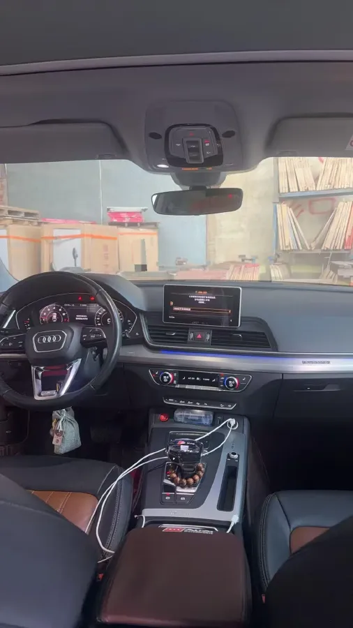 2020 Audi Q5L 2.0T 190HP L4 7DCT,autocango,china used car exporter,china ev exporter,chinese used car exporter,chinese used ev exporter