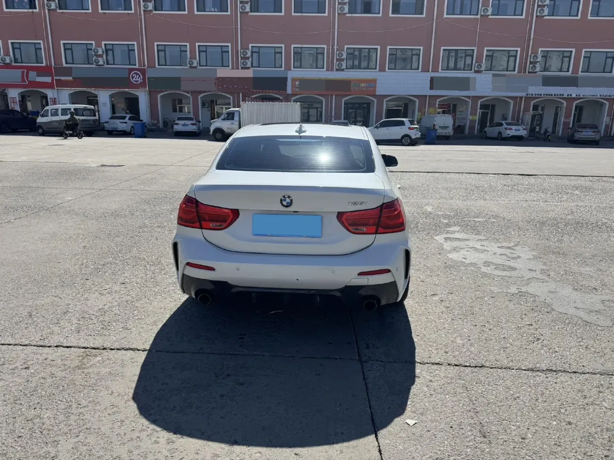 2021 BMW 1 Series 2.0T 192HP L4 7DCT,autocango,china used car exporter,china ev exporter,chinese used car exporter,chinese used ev exporter