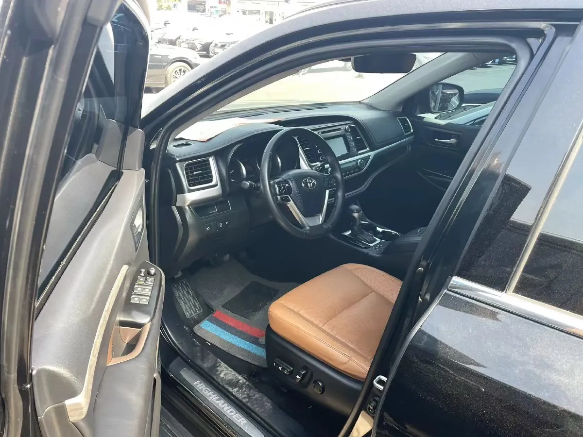 2019 HanTeng V7 1.5T 156HP L4 6AT,autocango,china used car exporter,china ev exporter,chinese used car exporter,chinese used ev exporter