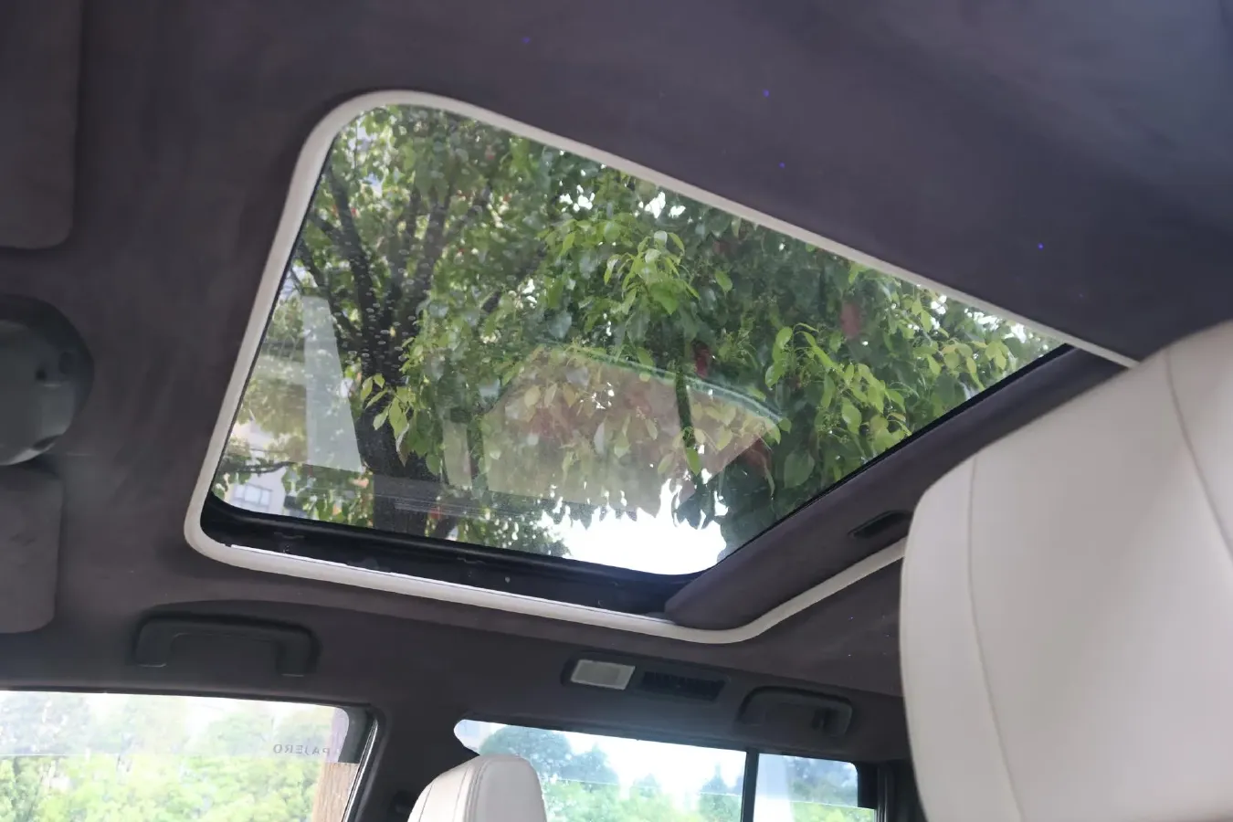 2017 Mercedes-Benz C Class 2.0T 245HP L4 7AT,autocango,china used car exporter,china ev exporter,chinese used car exporter,chinese used ev exporter