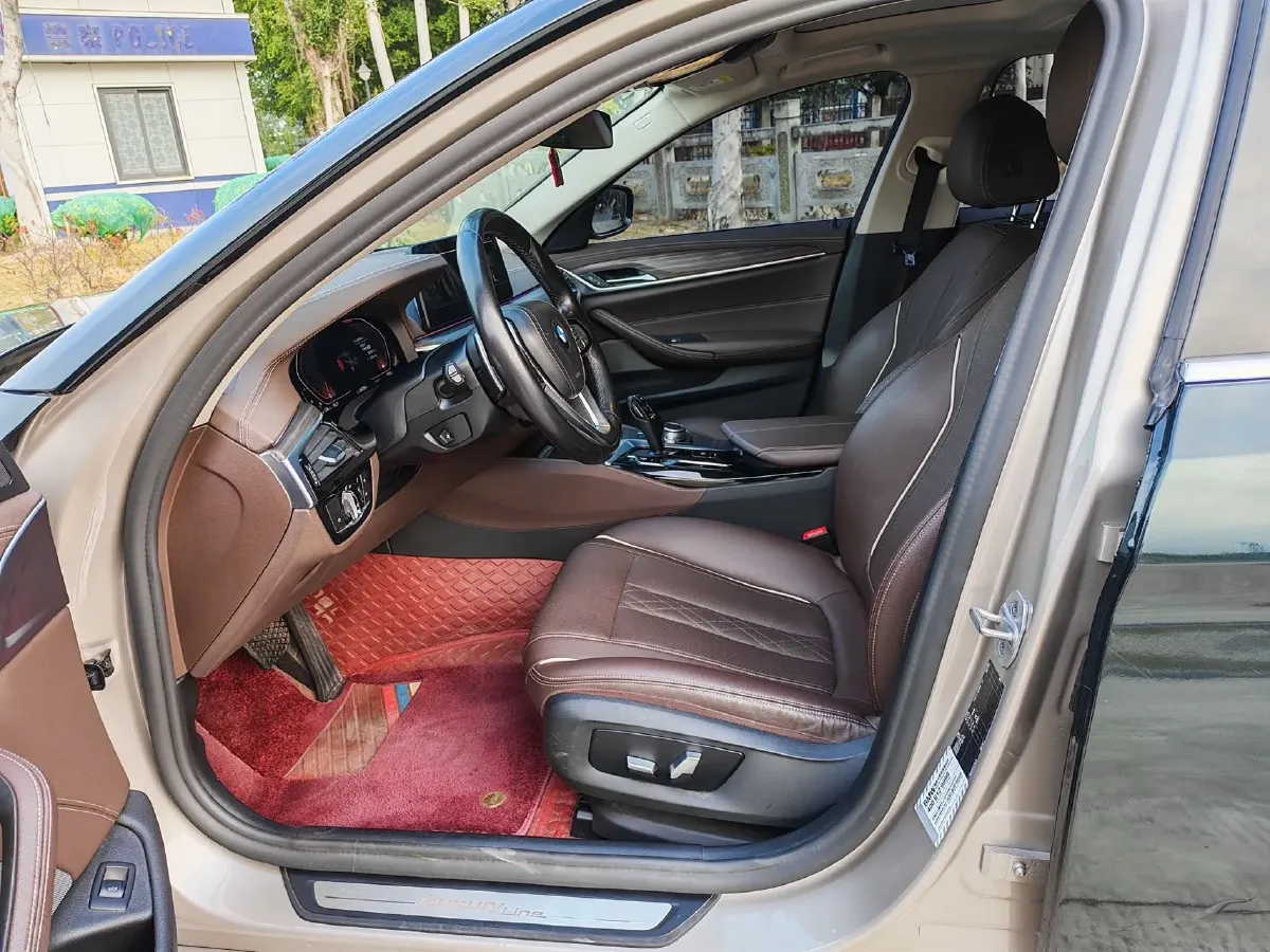 2021 BMW 5 Series 2.0T 252HP L4 8AT,autocango,china used car exporter,china ev exporter,chinese used car exporter,chinese used ev exporter