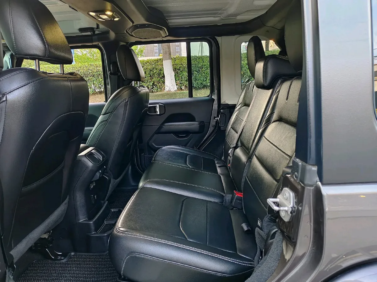 2021 Jeep Wrangler 2.0T 266HP L4 8AT PHEV 17KWH,autocango,china used car exporter,china ev exporter,chinese used car exporter,chinese used ev exporter