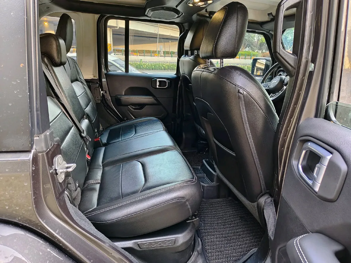 2021 Jeep Wrangler 2.0T 266HP L4 8AT PHEV 17KWH,autocango,china used car exporter,china ev exporter,chinese used car exporter,chinese used ev exporter