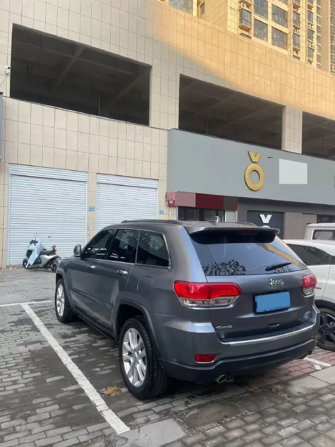 2017 Jeep Grand Cherokee 3.6L 286HP V6 8AT,autocango,china used car exporter,china ev exporter,chinese used car exporter,chinese used ev exporter