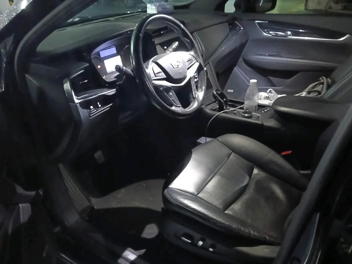 2020 Cadillac XT5 2.0T 237HP L4 9AT,autocango,china used car exporter,china ev exporter,chinese used car exporter,chinese used ev exporter