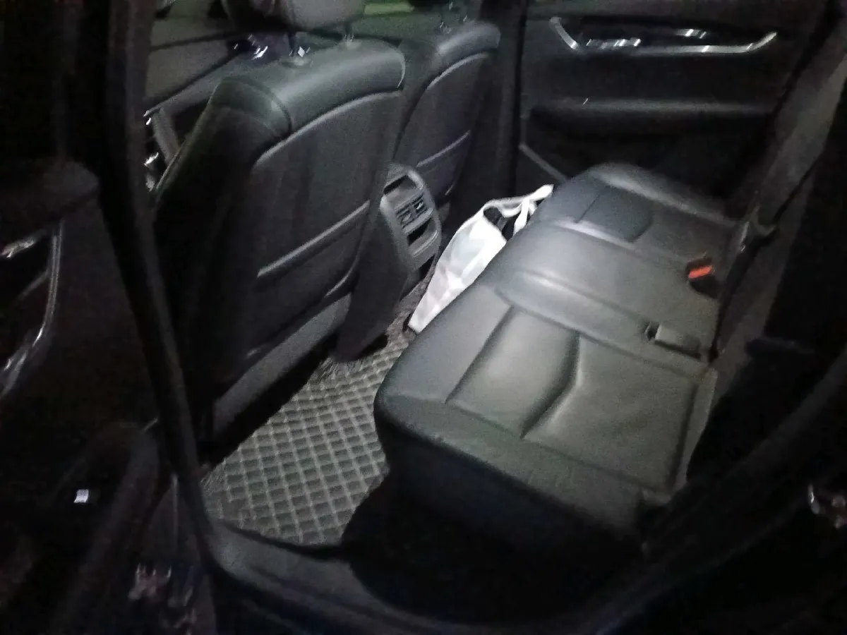 2020 Cadillac XT5 2.0T 237HP L4 9AT,autocango,china used car exporter,china ev exporter,chinese used car exporter,chinese used ev exporter