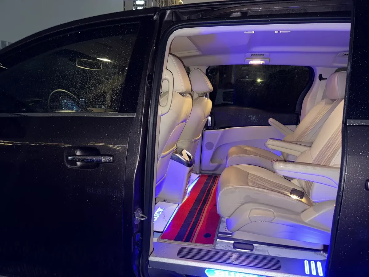 2023 Buick GL8 2.0T 237HP L4 9AT,autocango,china used car exporter,china ev exporter,chinese used car exporter,chinese used ev exporter