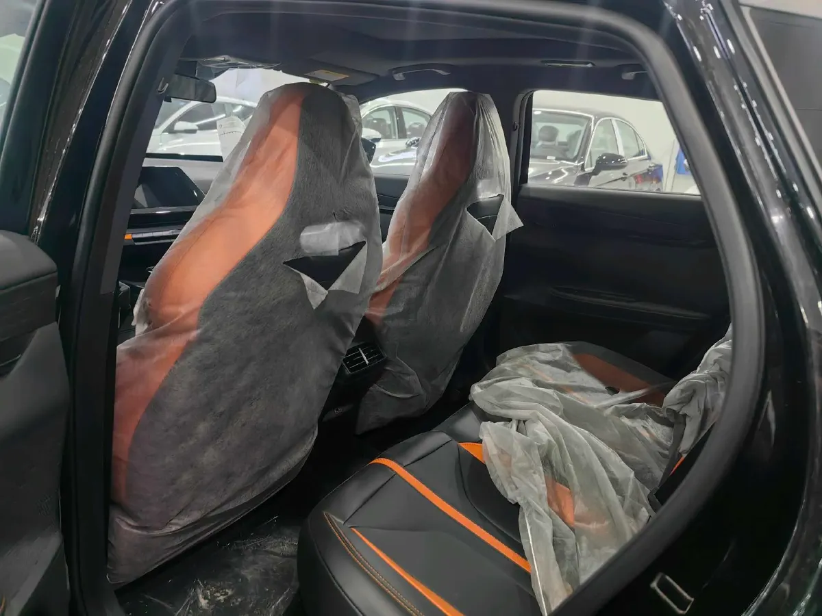 2024 ChangAn UNI-V 1.5T 188HP L4 7DCT,autocango,china used car exporter,china ev exporter,chinese used car exporter,chinese used ev exporter