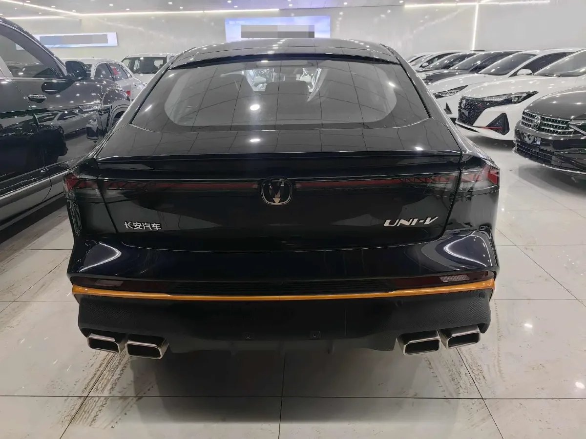 2024 ChangAn UNI-V 1.5T 188HP L4 7DCT,autocango,china used car exporter,china ev exporter,chinese used car exporter,chinese used ev exporter