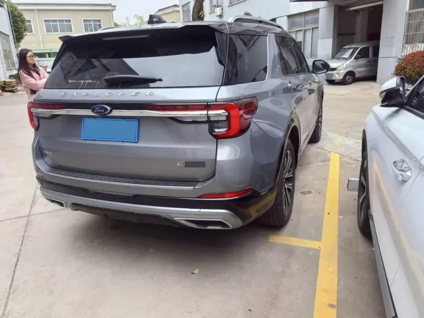2024 Ford Explorer 2.3T 289HP L4 10AT,autocango,china used car exporter,china ev exporter,chinese used car exporter,chinese used ev exporter