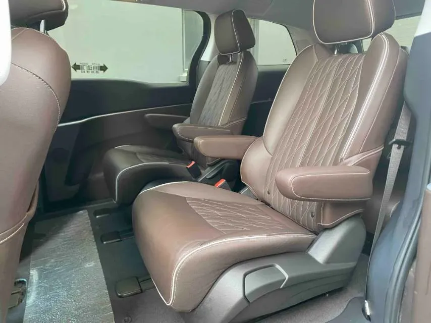 2021 Buick GL8 2.0T 237HP L4 9AT,autocango,china used car exporter,china ev exporter,chinese used car exporter,chinese used ev exporter