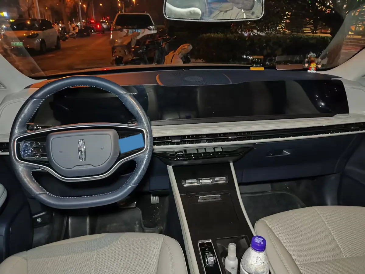 2023 Lincoln Corsair 2.0T 261HP L4 8AT,autocango,china used car exporter,china ev exporter,chinese used car exporter,chinese used ev exporter