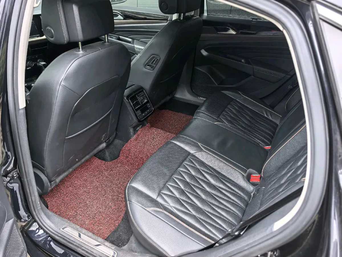 2019 Volvo V40 1.5T 152HP L4 6AT,autocango,china used car exporter,china ev exporter,chinese used car exporter,chinese used ev exporter