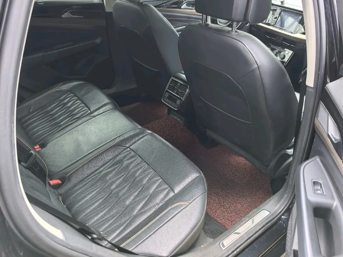 2019 Volvo V40 1.5T 152HP L4 6AT,autocango,china used car exporter,china ev exporter,chinese used car exporter,chinese used ev exporter