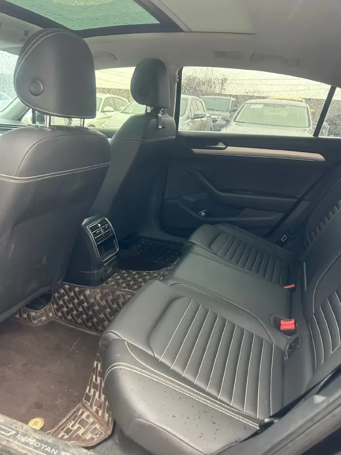 2020 Volkswagen Magotan 1.4T 150HP L4 7DCT,autocango,china used car exporter,china ev exporter,chinese used car exporter,chinese used ev exporter