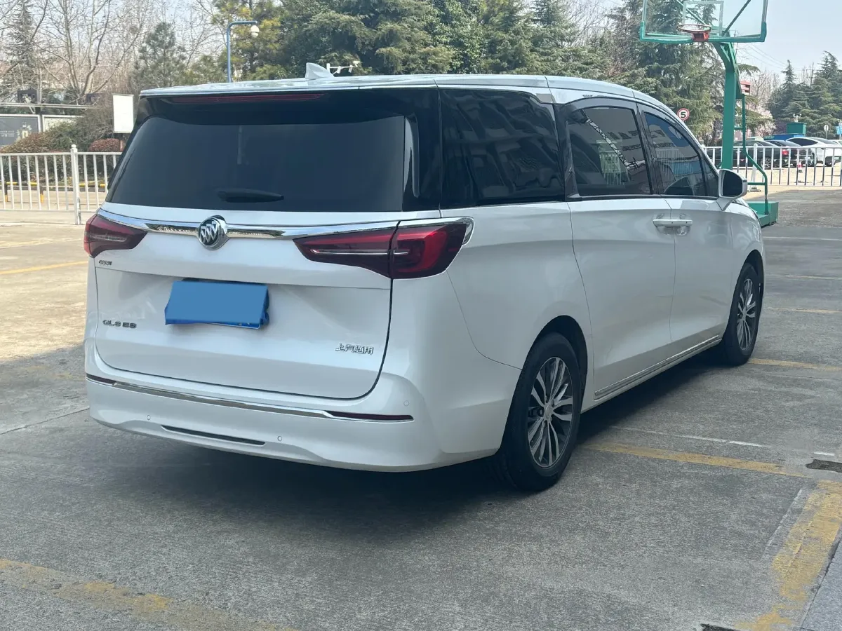 2023 Buick GL8 2.0T 237HP L4 9AT,autocango,china used car exporter,china ev exporter,chinese used car exporter,chinese used ev exporter