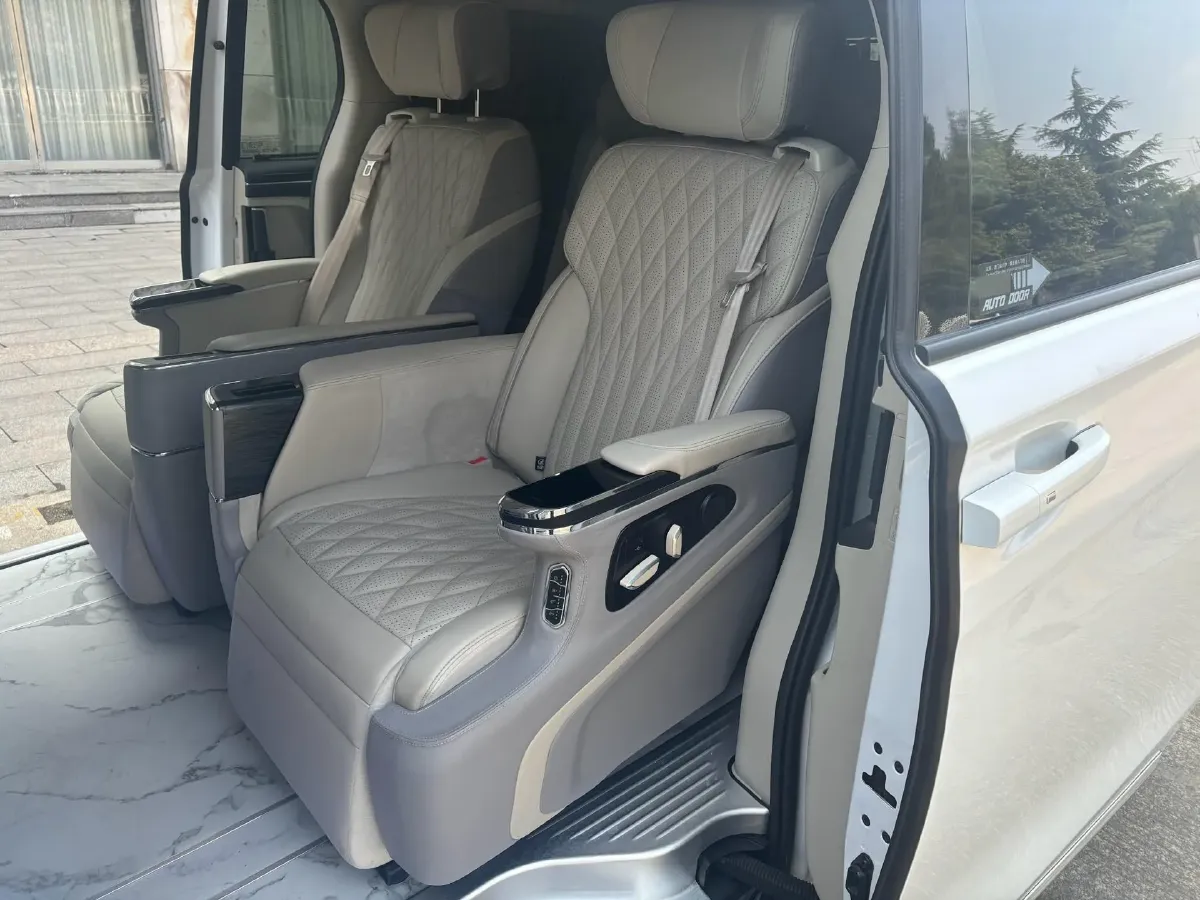 2023 Buick GL8 2.0T 237HP L4 9AT,autocango,china used car exporter,china ev exporter,chinese used car exporter,chinese used ev exporter