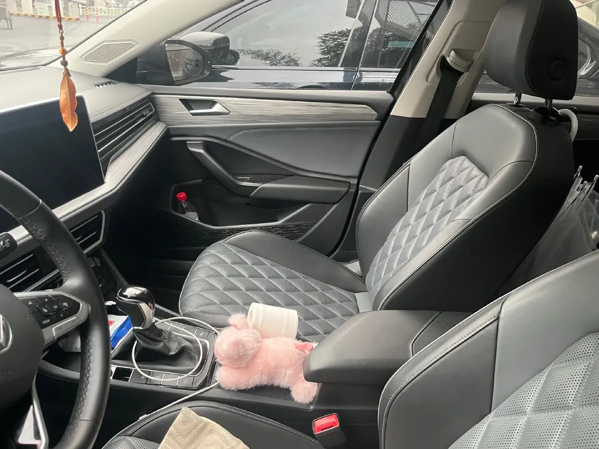 2023 Volkswagen Sagitar 1.2T 116HP L4 7DCT,autocango,china used car exporter,china ev exporter,chinese used car exporter,chinese used ev exporter