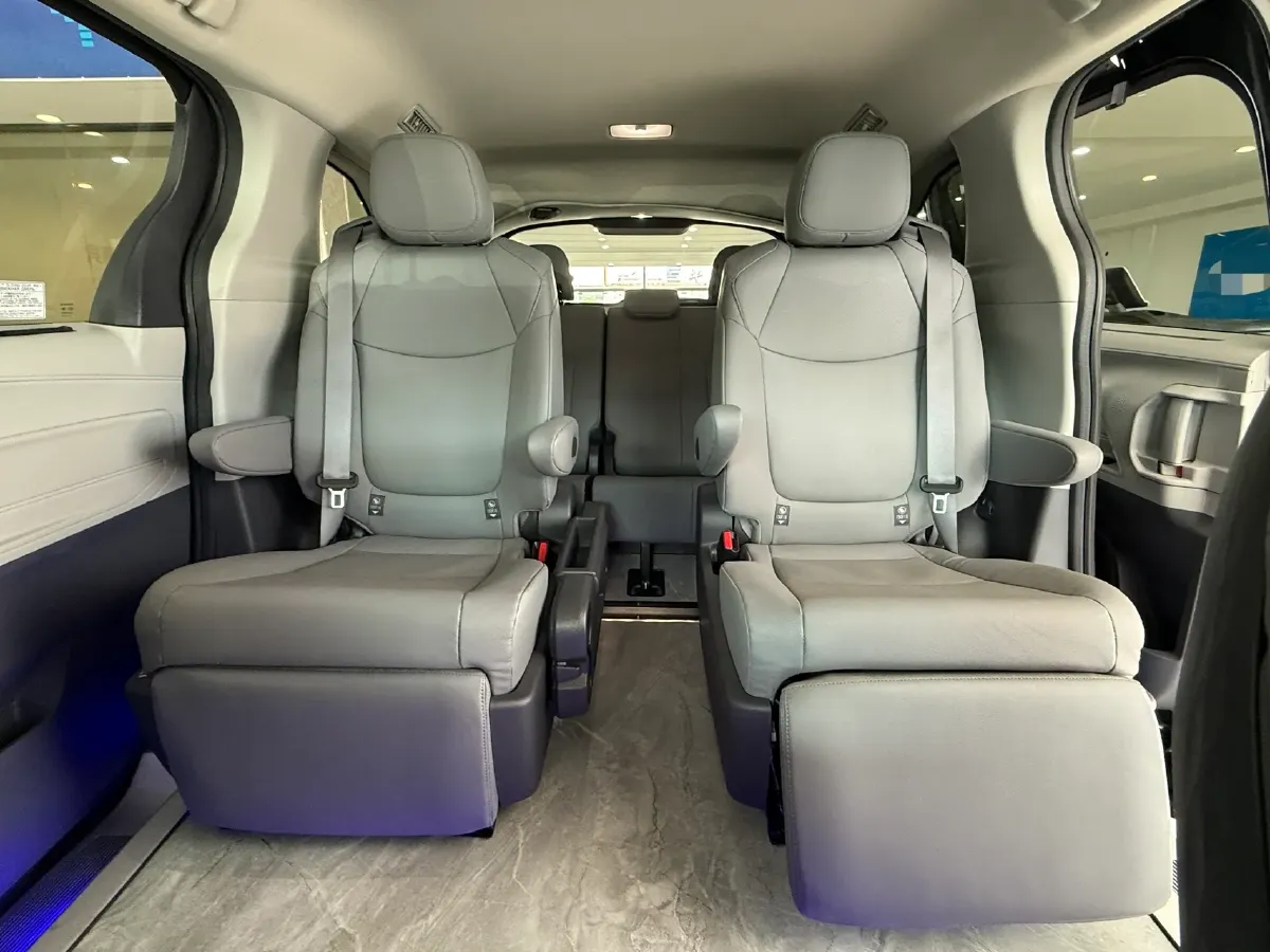 2023 Toyota Granvia 2.5L 189HP L4 E-CVT Hybrid,autocango,china used car exporter,china ev exporter,chinese used car exporter,chinese used ev exporter