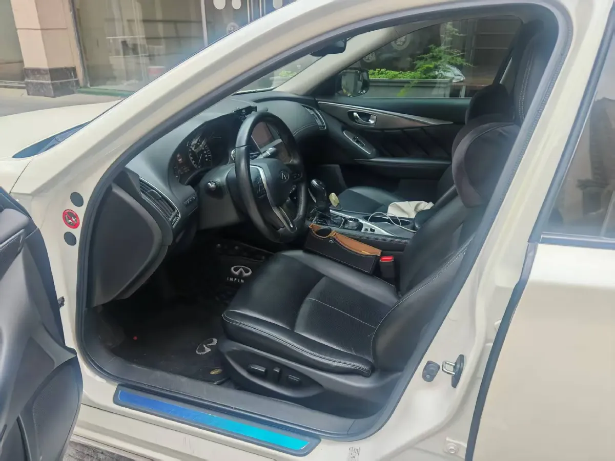 2018 Jeep Grand Commander 2.0T 265HP L4 9AT,autocango,china used car exporter,china ev exporter,chinese used car exporter,chinese used ev exporter