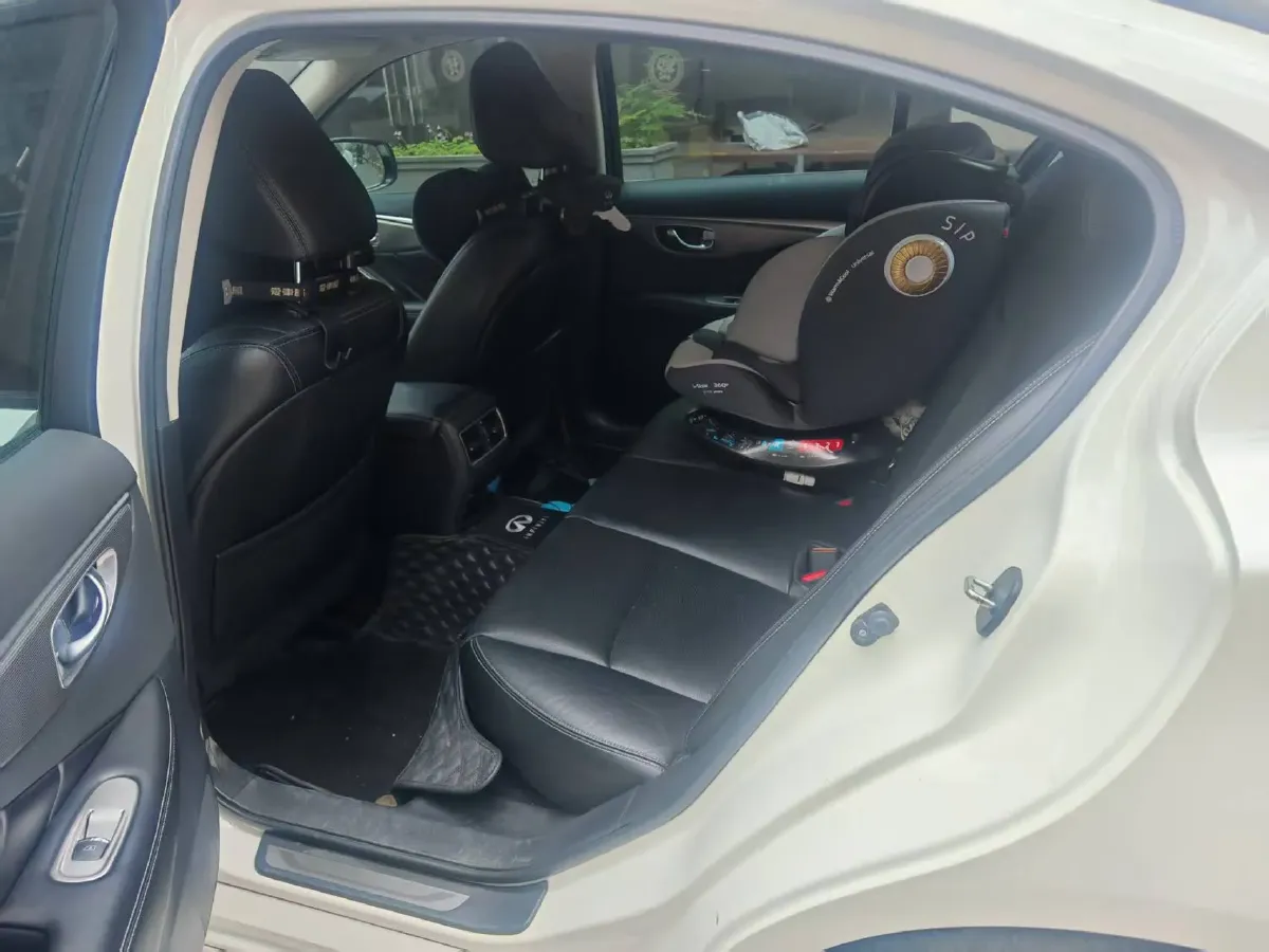 2018 Jeep Grand Commander 2.0T 265HP L4 9AT,autocango,china used car exporter,china ev exporter,chinese used car exporter,chinese used ev exporter