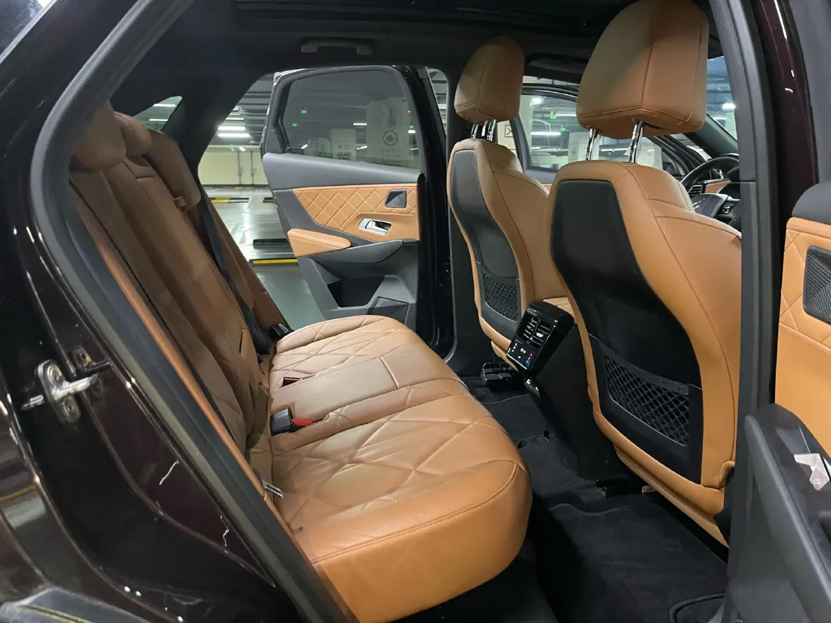 2018 DS 7 1.6T 220HP L4 8AT,autocango,china used car exporter,china ev exporter,chinese used car exporter,chinese used ev exporter