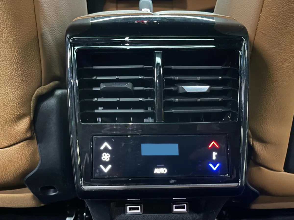 2018 DS 7 1.6T 220HP L4 8AT,autocango,china used car exporter,china ev exporter,chinese used car exporter,chinese used ev exporter