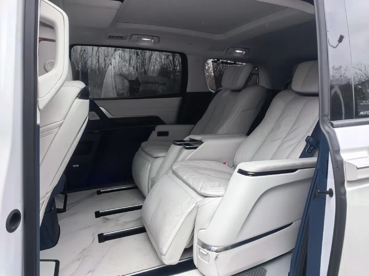 2025 Buick Century 2.0T 237HP L4 9AT,autocango,china used car exporter,china ev exporter,chinese used car exporter,chinese used ev exporter