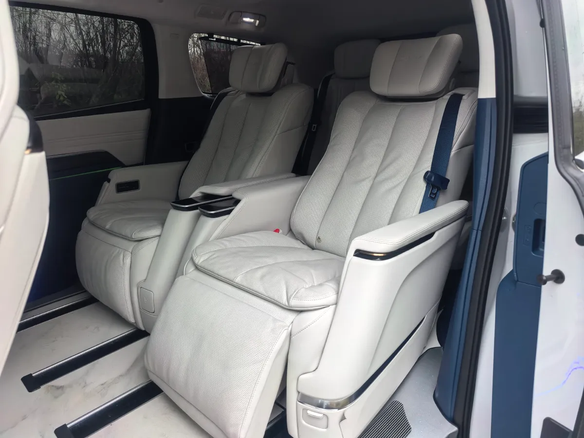 2025 Buick Century 2.0T 237HP L4 9AT,autocango,china used car exporter,china ev exporter,chinese used car exporter,chinese used ev exporter