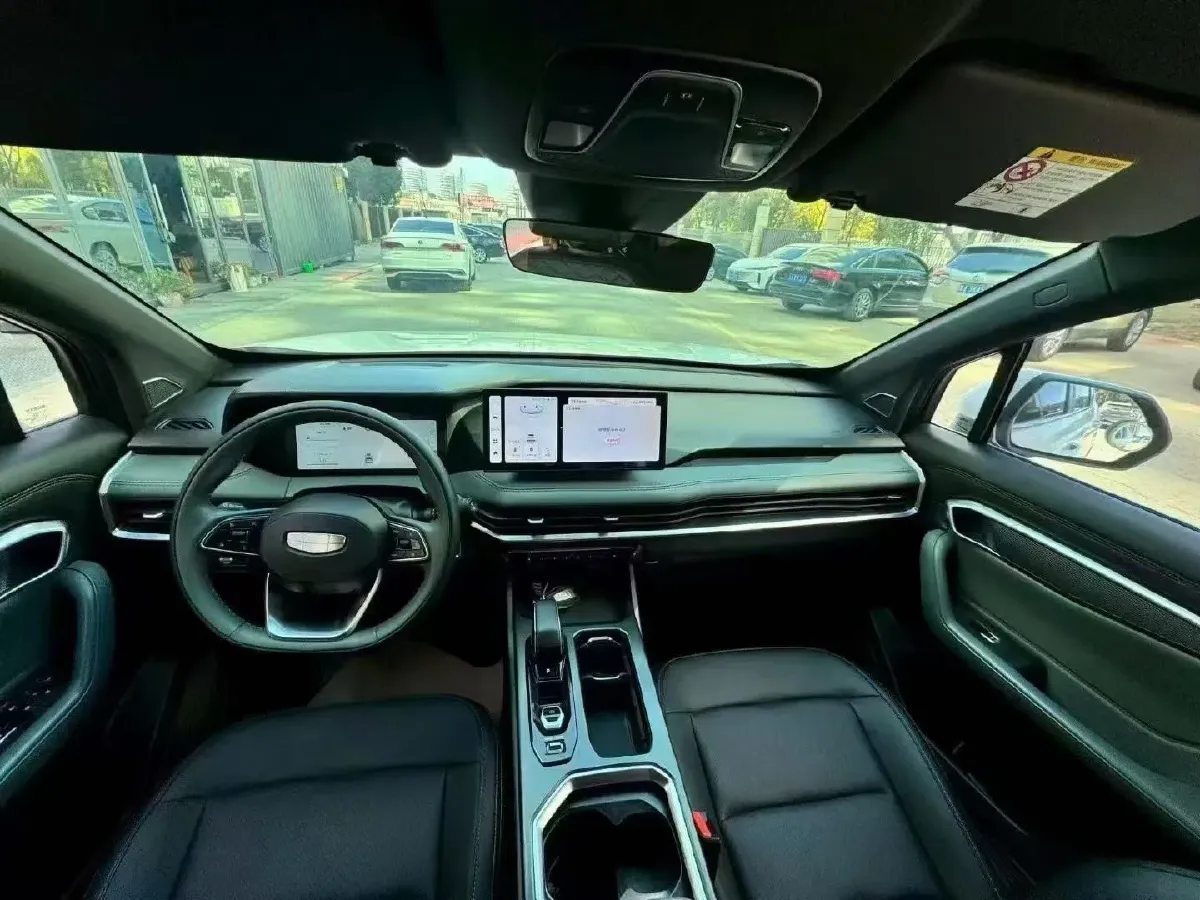 2023 Geely Okavango L 2.0T 218HP L4 7DCT,autocango,china used car exporter,china ev exporter,chinese used car exporter,chinese used ev exporter