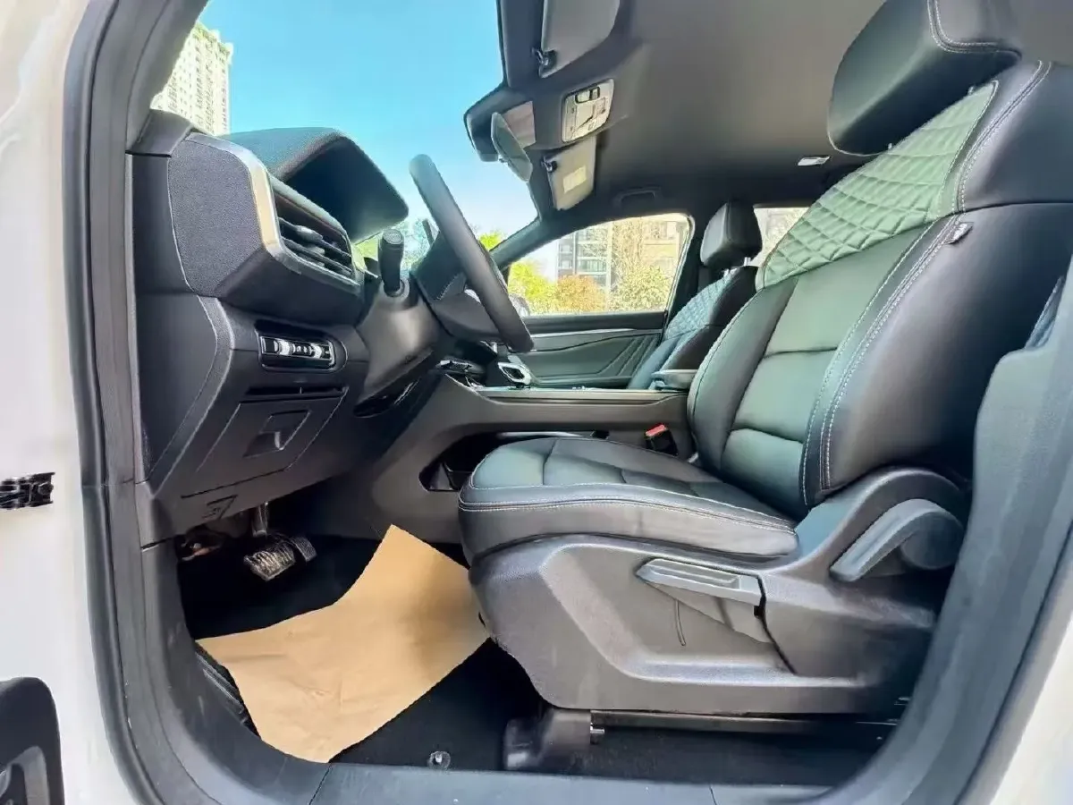 2023 Geely Okavango L 2.0T 218HP L4 7DCT,autocango,china used car exporter,china ev exporter,chinese used car exporter,chinese used ev exporter