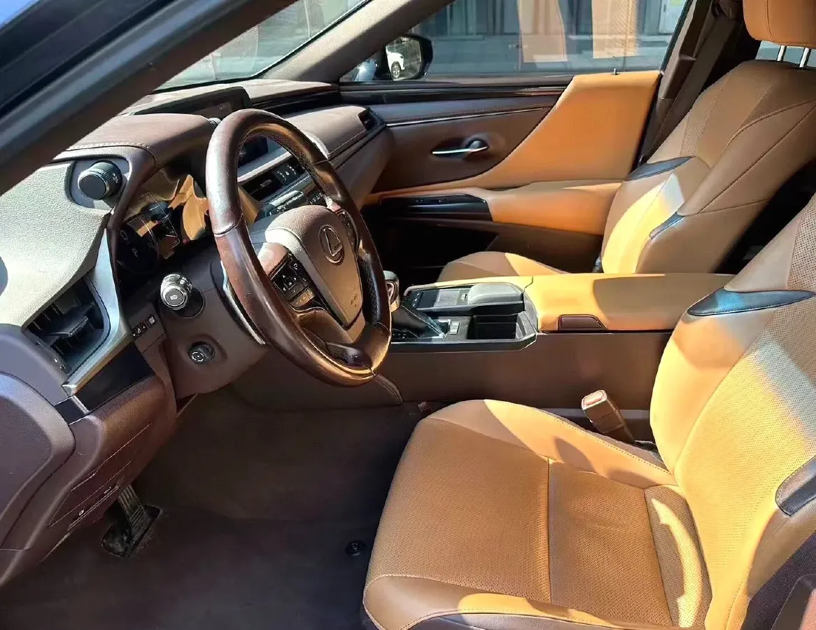 2020 Lexus ES 2.0L 173HP L4 CVT,autocango,china used car exporter,china ev exporter,chinese used car exporter,chinese used ev exporter