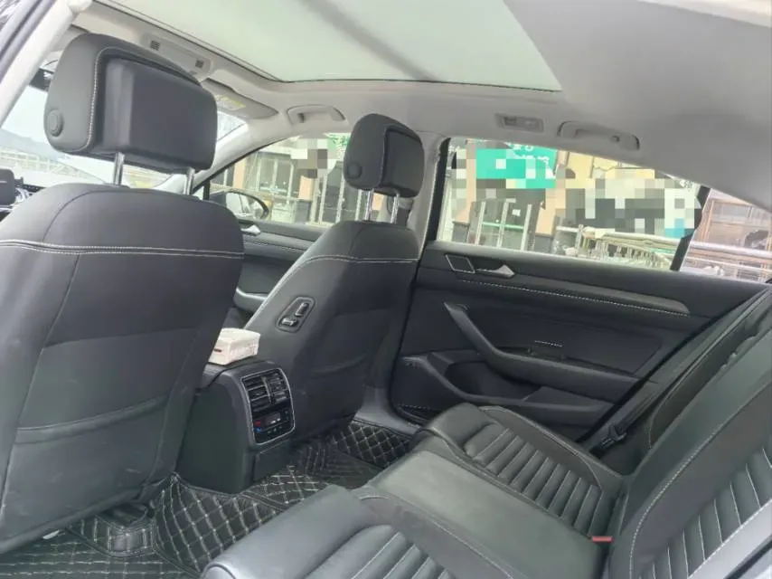 2020 Volkswagen Magotan 2.0T 186HP L4 7DCT,autocango,china used car exporter,china ev exporter,chinese used car exporter,chinese used ev exporter