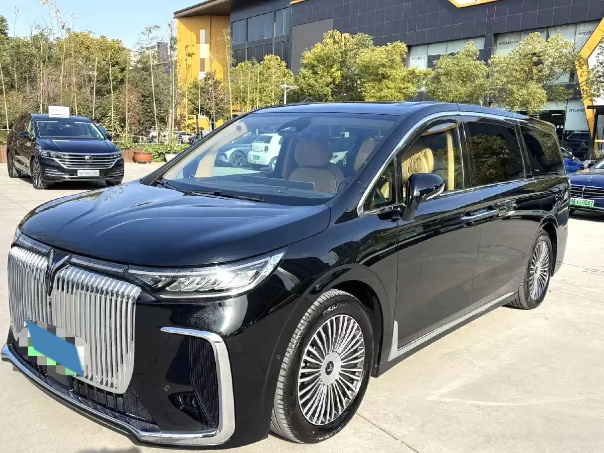 2025 Voyah Dream 1.5T 150HP L4 PHEV 41.7KWH,autocango,china used car exporter,china ev exporter,chinese used car exporter,chinese used ev exporter