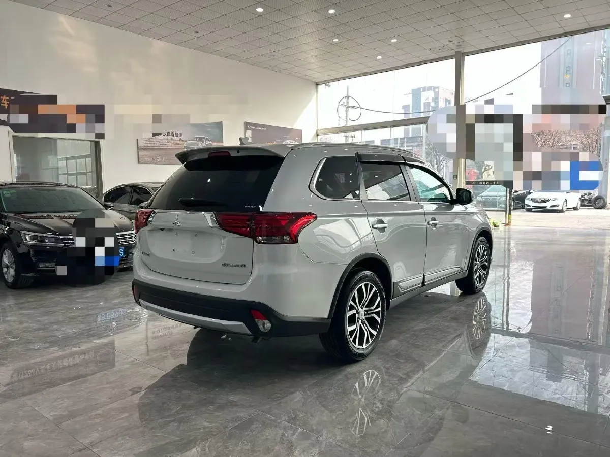 2018 Mitsubishi Outlander 2.4L 192HP L4 CVT,autocango,china used car exporter,china ev exporter,chinese used car exporter,chinese used ev exporter