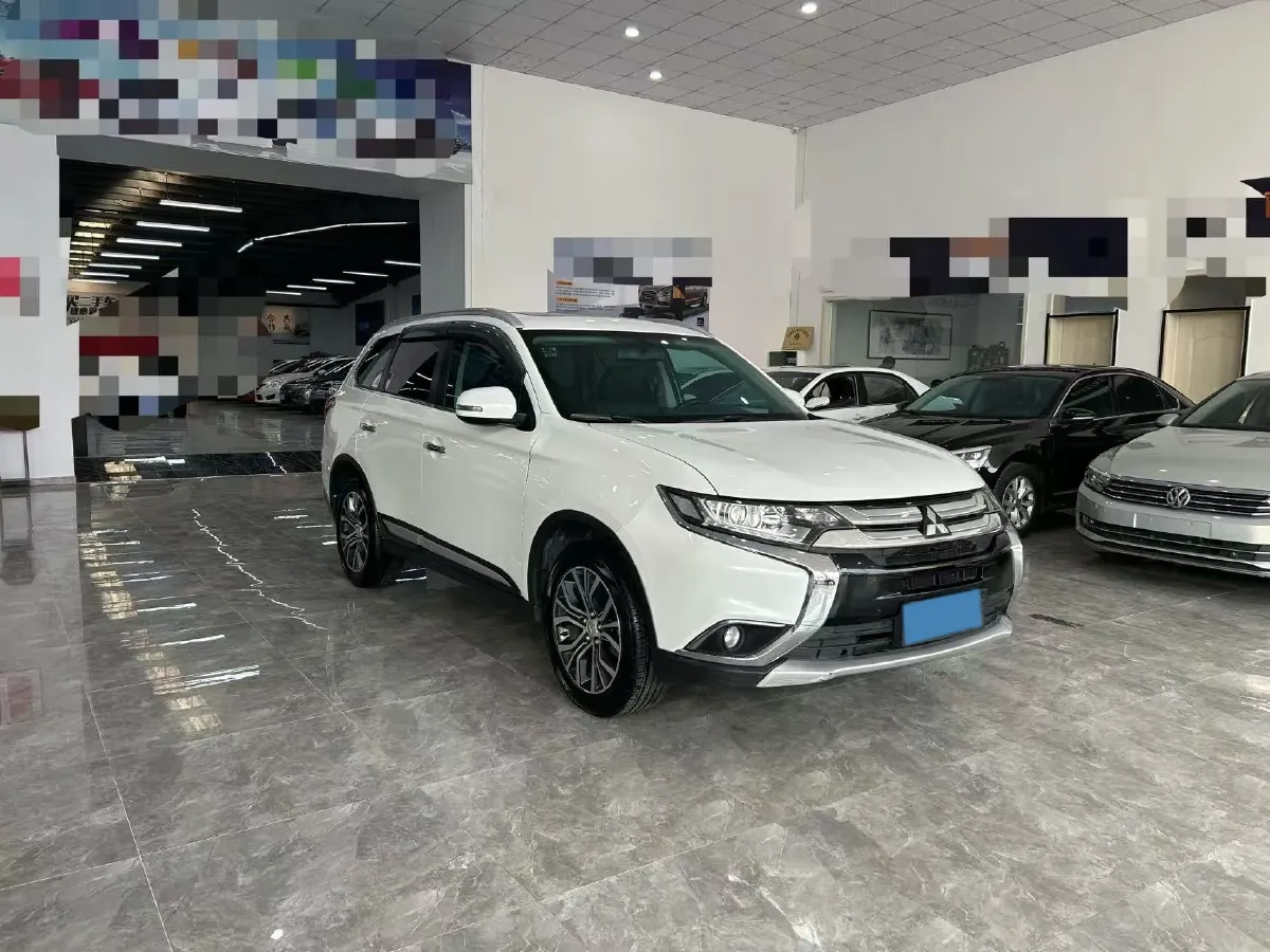 2018 Mitsubishi Outlander 2.4L 192HP L4 CVT,autocango,china used car exporter,china ev exporter,chinese used car exporter,chinese used ev exporter