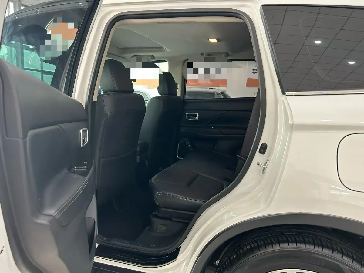 2018 Mitsubishi Outlander 2.4L 192HP L4 CVT,autocango,china used car exporter,china ev exporter,chinese used car exporter,chinese used ev exporter