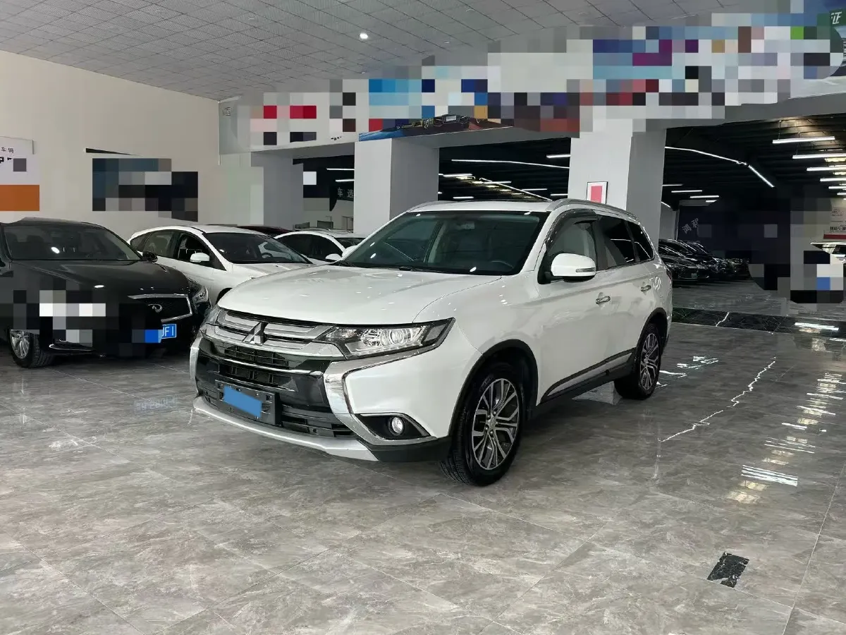 2018 Mitsubishi Outlander 2.4L 192HP L4 CVT,autocango,china used car exporter,china ev exporter,chinese used car exporter,chinese used ev exporter