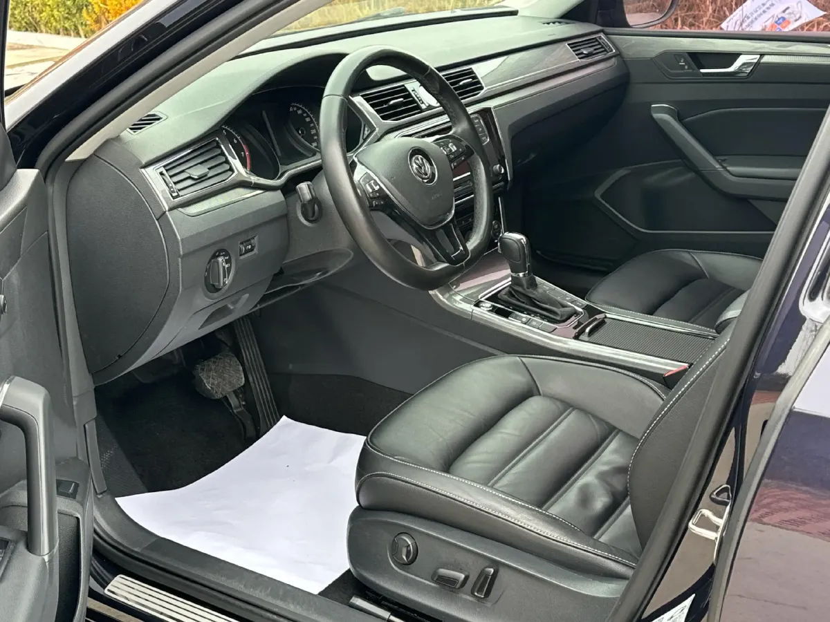 2017 Volkswagen Passat 1.8T 180HP L4 7DCT,autocango,china used car exporter,china ev exporter,chinese used car exporter,chinese used ev exporter