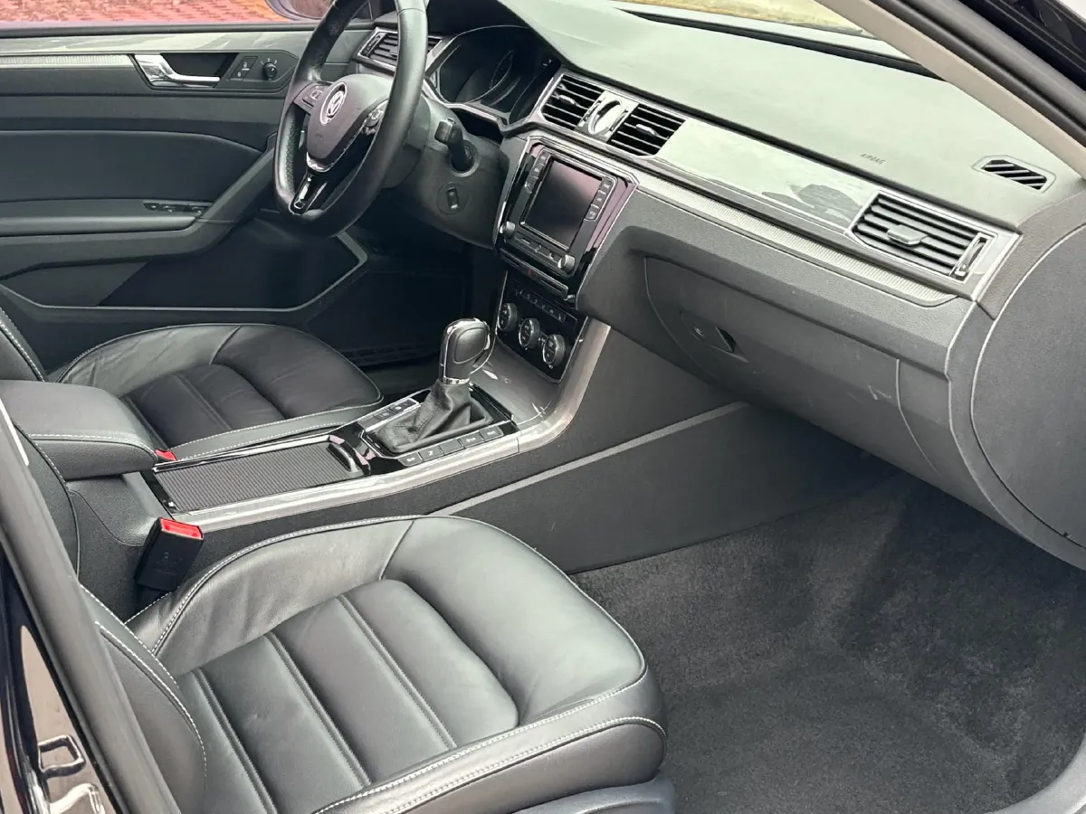 2017 Volkswagen Passat 1.8T 180HP L4 7DCT,autocango,china used car exporter,china ev exporter,chinese used car exporter,chinese used ev exporter